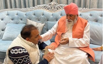 नितिन कोहली ने डेरा संत सरवन दास जी सचखंड बल्लां के मौजूदा गद्दीनशीन संत श्री निरंजन दास जी महाराज से आशीर्वाद लिया