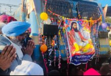 कैबिनेट मंत्रियों और लोकसभा सदस्य ने श्री गुरु रविदास जी का प्रकाश पर्व मनाने के लिए श्रद्धालुओं की ट्रेन को बनारस के लिए रवाना किया