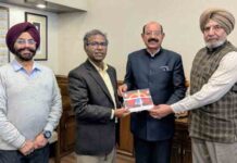 मोहिंदर भगत द्वारा रक्षा सेवाएं कल्याण विभाग की डायरी और टेबल कैलेंडर–2026 जारी