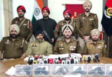 अमृतसर से छह पिस्तौलें, 115 ग्राम हेरोइन और 11.9 लाख ड्रग मनी सहित सीमा पार तस्करी नेटवर्क से जुड़े पांच अरेस्ट