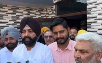 पंजाब सरकार के मंत्रियों और आप विधायकों ने शहीद एएसआई गुरनाम सिंह के परिवार से की मुलाकात, मुख्यमंत्री भगवंत सिंह मान की ओर से दिया भरोसा