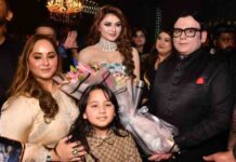 जालंधर के पी.पी.आर. मॉल में मशहूर बॉलीवुड अभिनेत्री उर्वशी रौतेला ने शानदार सेलिब्रेशन के बीच रॉल्स सैलून का उद्घाटन किया