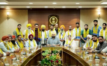 Congress, अकाली दल और BJP को बड़ा झटका, दर्जनों जमीनी स्तर नेता आप में शामिल, राजबीर घुम्मन ने करवाया जॉइन