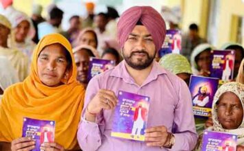 आप के चार साल, भगवंत मान दे नाल’ अभियान: मंत्रियों और विधायकों ने पंजाब के घर-घर तक पहुंचाया भगवंत मान सरकार का काम