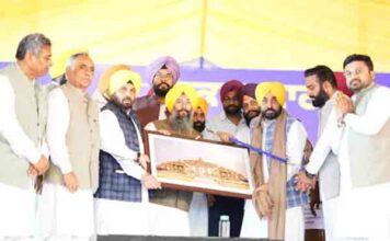 हम सरकारी स्कूलों के शिक्षकों को ट्रेनिंग के लिए विदेश भेज रहे हैं ताकि हमारे बच्चों को पढ़ाई के लिए विदेश न जाना पड़े: सीएम भगवंत मान