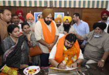 काकू आहलुवालिया ने संभाला पंजाब खादी और ग्रामोद्योग बोर्ड चेयरमैन का पदभार, राजबीर घुम्मण ने करवाया जॉइन