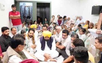 मुख्यमंत्री भगवंत सिंह मान जगराओं पहुंचकर मथुरा पीड़ित परिवारों से मिले, संकट की घड़ी में हर संभव सहायता का भरोसा