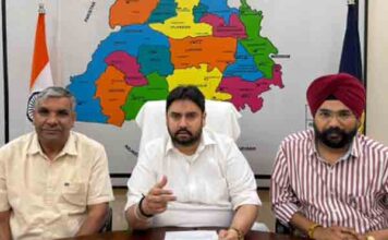 ਪੰਜਾਬ ਖਾਦੀ ਅਤੇ ਗਰਾਮ ਉਦਯੋਗ ਬੋਰਡ ਦੇ ਚੇਅਰਮੈਨ ਕਾਕੂ ਆਹਲੂਵਾਲੀਆ ਨੇ ਕੀਤੀ ਬੋਰਡ ਦੀ ਵਿੱਤੀ ਸਾਲ 2025-26 ਦੀਆਂ ਪ੍ਰਾਪਤੀਆ ਅਤੇ ਯੋਜਨਾਵਾਂ ਦੀ ਪ੍ਰਗਤੀ ਦੀ ਸਮੀਖਿਆ