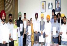 गुरमीत सिंह खुड्डियां ने पंजाब मंडी बोर्ड में आठ उम्मीदवारों को अनुकंपा के आधार पर नियुक्ति पत्र सौंपे