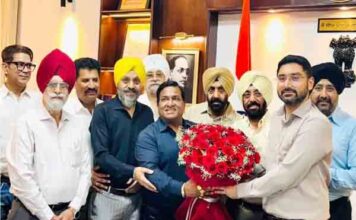 ਮਾਡਲ ਟਾਊਨ ਸ਼ਾਪਕੀਪਰ ਵੈਲਫੇਅਰ ਐਸੋਸੀਏਸ਼ਨ (ਰਜਿ.), ਜਲੰਧਰ ਨੇ ਕਿੱਤਾ DC ਵਰਜੀਤ ਵਾਲੀਆ ਦਾ ਸਨਮਾਨ