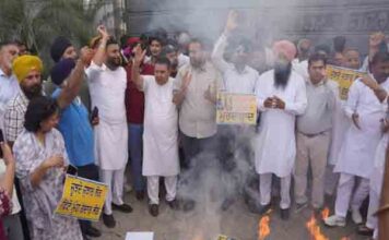पंजाब भर में जनता का गुस्सा फूटा, दलबदलू सांसदों को दीवारों और सड़कों पर ‘पंजाब के गद्दार’ के नारों का करना पड़ा सामना