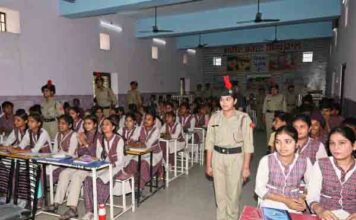 पंजाब पुलिस का ‘संपर्क अभियान’ युवाओं को गैंगस्टरों की अंधेरी दुनिया में शामिल होने के घातक प्रभावों के प्रति कर रहा जागरूक