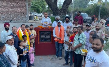 नितिन कोहली द्वारा वार्ड नंबर 12 में 85 लाख रुपये की लागत से तैयार इंटरलॉक टाइल्स वाली सड़क जनता को समर्पित