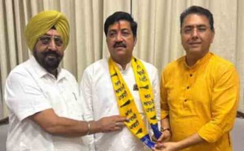 कांग्रेस के पूर्व राष्ट्रीय ट्रेड यूनियन के महासचिव कुंवर उदय सिंह राठौर ‘आप’ में शामिल, अमन अरोड़ा ने किया स्वागत,