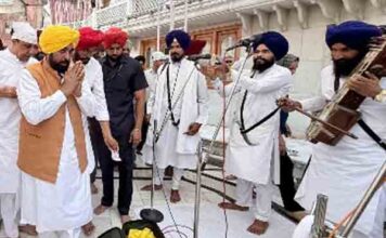 सीएम भगवंत मान ने श्री हरिमंदिर साहिब में माथा टेका, बेअदबी विरोधी ऐतिहासिक कानून बनाने की समझ और शक्ति देने के लिए परमात्मा का शुक्राना किया