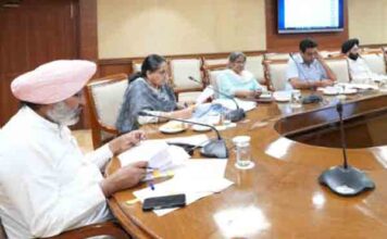 वित्त मंत्री हरपाल चीमा द्वारा डिप्टी कमिश्नरों को ‘रंगला पंजाब विकास योजना’ के तहत विकास कार्य पूर्ण करने के निर्देश