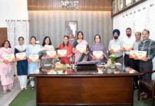एच.एम.वी. ने अपने शताब्दी वर्ष को समर्पित सूचना पत्रिका जारी की