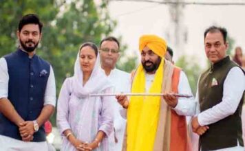 पारंपरिक राजनीतिक पार्टियाँ मुझे बदनाम करने के लिए धर्म का दुरुपयोग कर रही हैं, वे इस बात को हज़म नहीं कर पा रहीं कि आपका बेटा पंजाब में ईमानदारी से सरकार चला रहा है: मुख्यमंत्री भगवंत मान