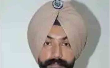 सफाई सेवकों पर लाठीचार्ज से गुस्से में CM, पुलिस के इस अधिकारी पर सख्त एक्शन