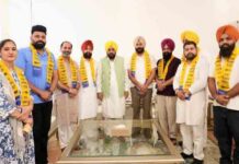 मुकेरियां में कांग्रेस को बड़ा झटका, कई सीनियर नेता आप में हुए शामिल