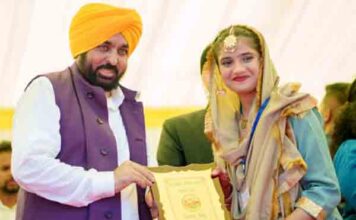 सीएम भगवंत मान ने विभिन्न क्षेत्रों में बहुमूल्य योगदान देने वाली 29 प्रमुख शख्सियतों को स्टेट अवॉर्ड से किया सम्मानित