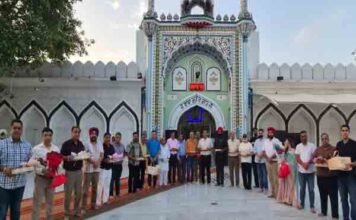 नितिन कोहली ने अचीवर्स के साथ डेरा बाबा मुराद शाह जी में माथा टेका