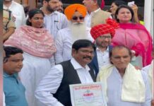 होशियारपुर – डीए वरिन्द्र कुमार, डिप्टी डीए अनिल गिल तथा मिस अनु बाला को डा. रवजोत ने किया सम्मानित