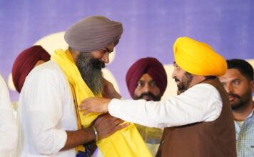 गुरप्रीत सिंह सेखों हजारों समर्थकों के साथ आप में शामिल
