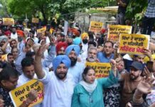 1984 के सिख विरोधी दंगों के दोषी सज्जन कुमार को श्रद्धांजलि देने वाले भाजपा नेताओं के खिलाफ आम आदमी पार्टी ने पूरे पंजाब में किया विरोध प्रदर्शन
