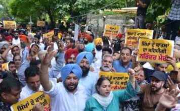 1984 के सिख विरोधी दंगों के दोषी सज्जन कुमार को श्रद्धांजलि देने वाले भाजपा नेताओं के खिलाफ आम आदमी पार्टी ने पूरे पंजाब में किया विरोध प्रदर्शन