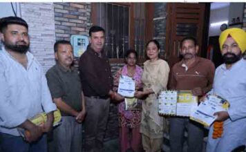 ‘मान दे मुनाफे’ मुहिम के तहत जालंधर नॉर्थ में घर-घर पहुंचे हलका इंचार्ज एवं मेयर वनीत धीर